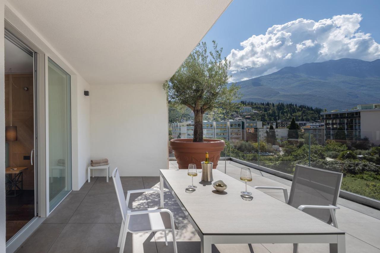 Aris Apartments & Sky Pool - Tonelli Hotels - Adult Friendly Рива-дель-Гарда Экстерьер фото