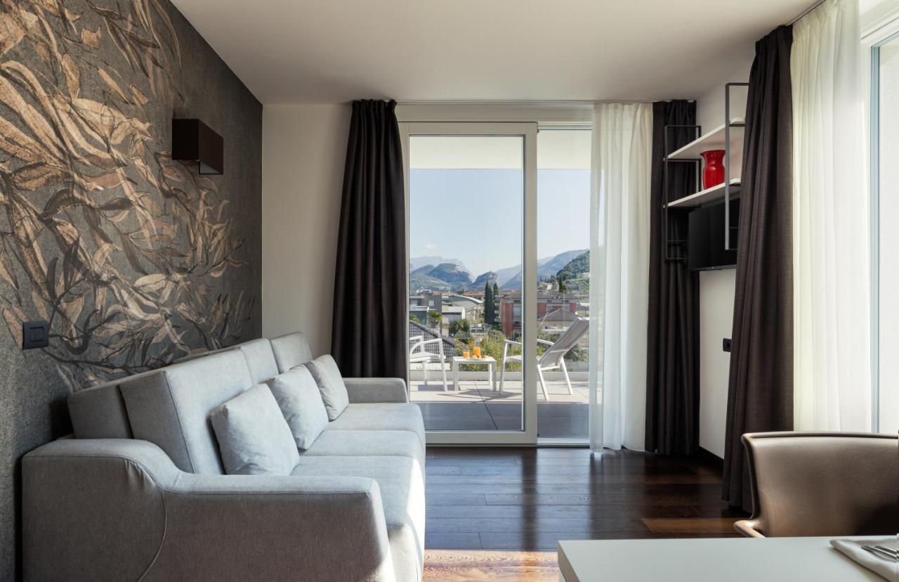 Aris Apartments & Sky Pool - Tonelli Hotels - Adult Friendly Рива-дель-Гарда Экстерьер фото