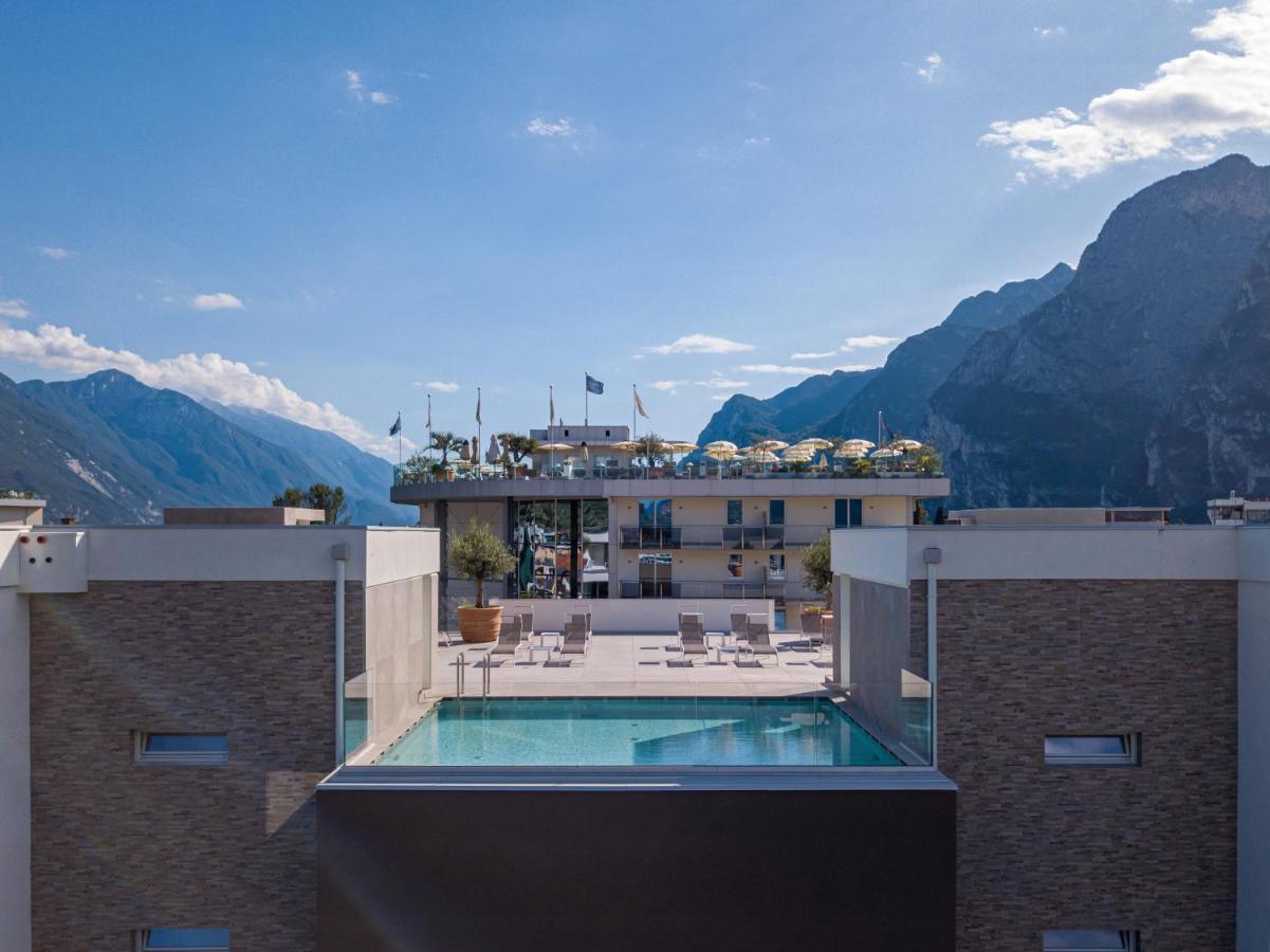 Aris Apartments & Sky Pool - Tonelli Hotels - Adult Friendly Рива-дель-Гарда Экстерьер фото