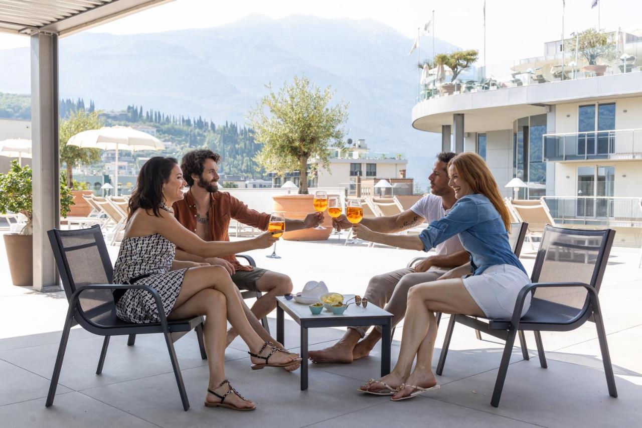Aris Apartments & Sky Pool - Tonelli Hotels - Adult Friendly Рива-дель-Гарда Экстерьер фото