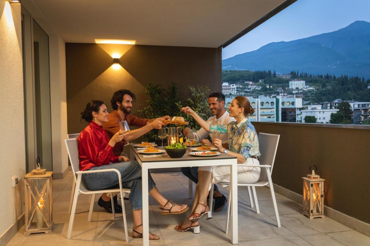 Aris Apartments & Sky Pool - Tonelli Hotels - Adult Friendly Рива-дель-Гарда Экстерьер фото
