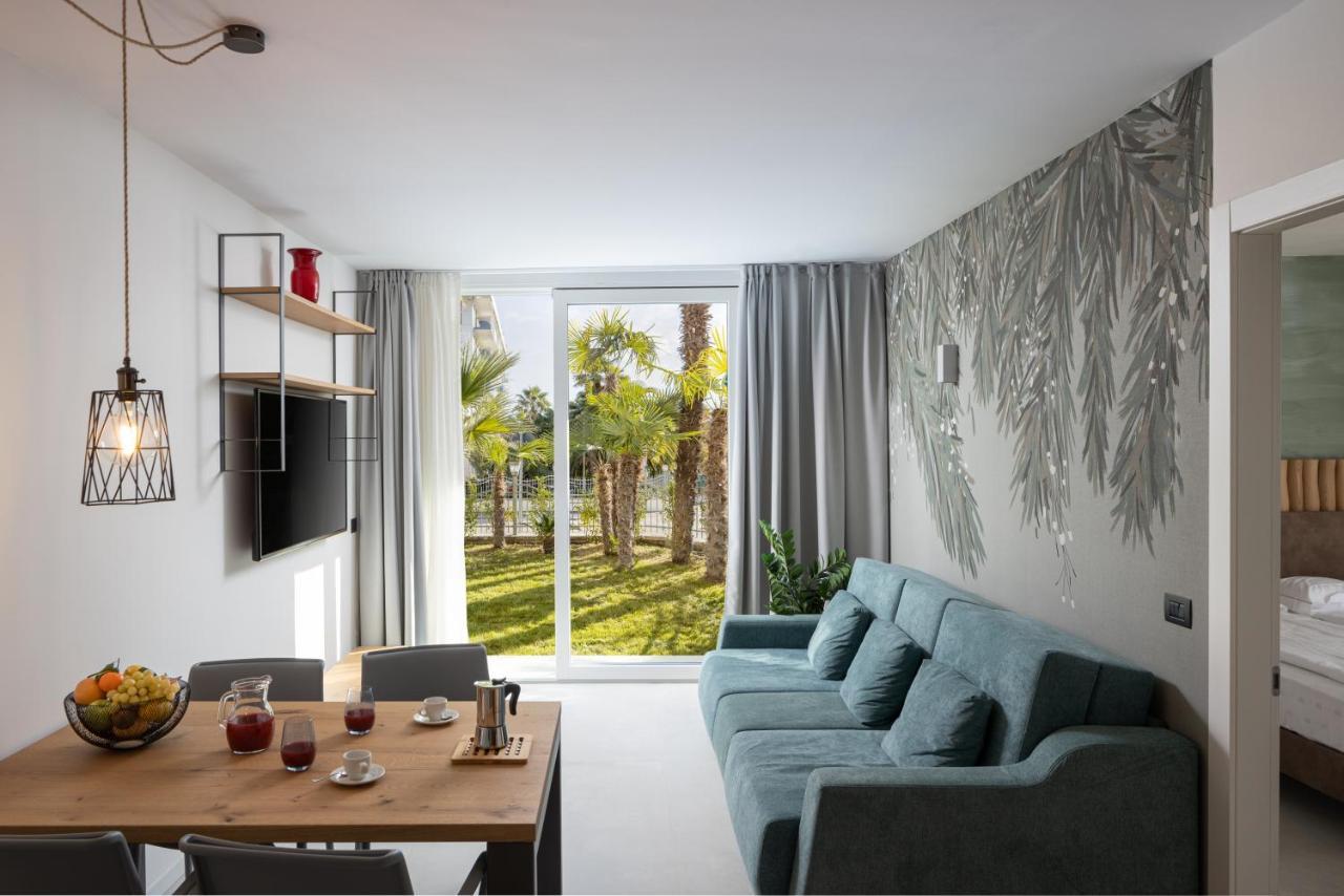 Aris Apartments & Sky Pool - Tonelli Hotels - Adult Friendly Рива-дель-Гарда Номер фото